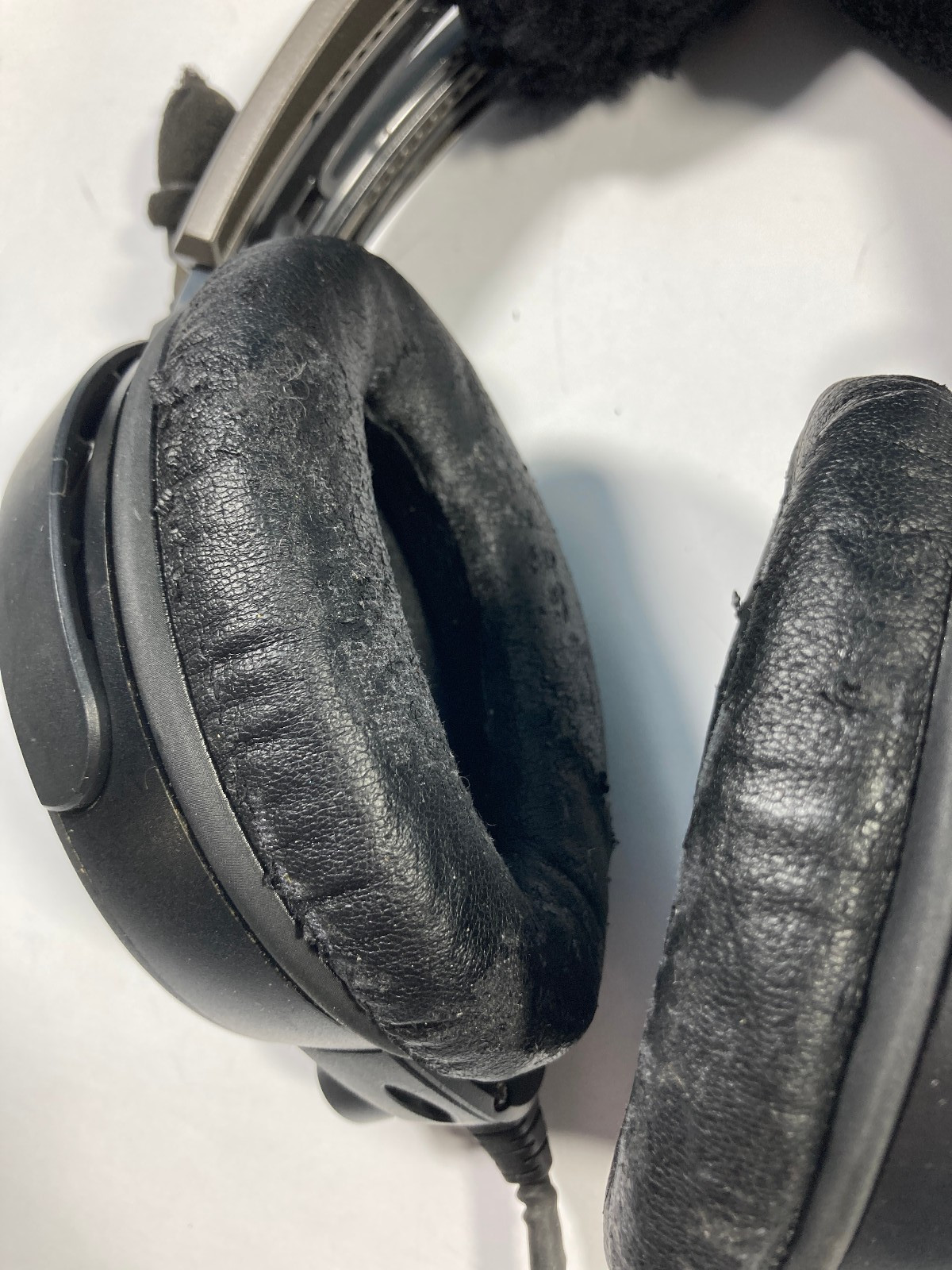 Bose A20 Aviation Headset Dual GA Plug with Bluetooth + Soft Case Used Condition