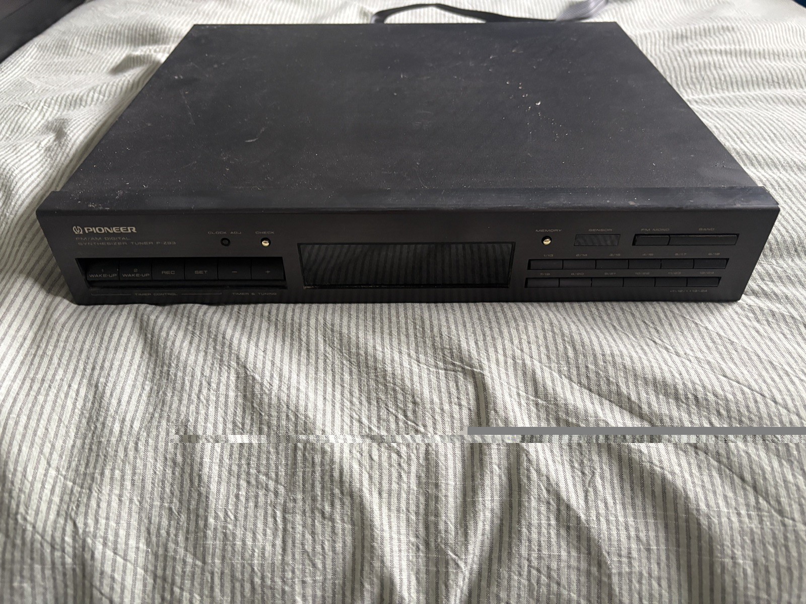 Vintage Pioneer FM/AM Digital Synthesizer Tuner F-Z93 Stereo System Electronics