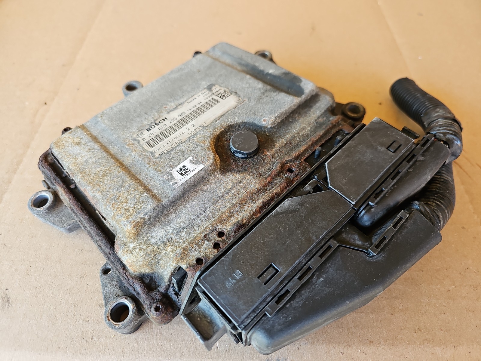 Freightliner M2 106 Cummins ISX15 DEF Module 0-281-020-225