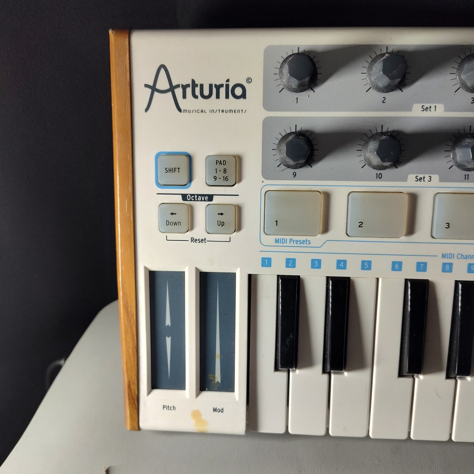 Arturia MiniLab 25-Key Universal Midi Controller