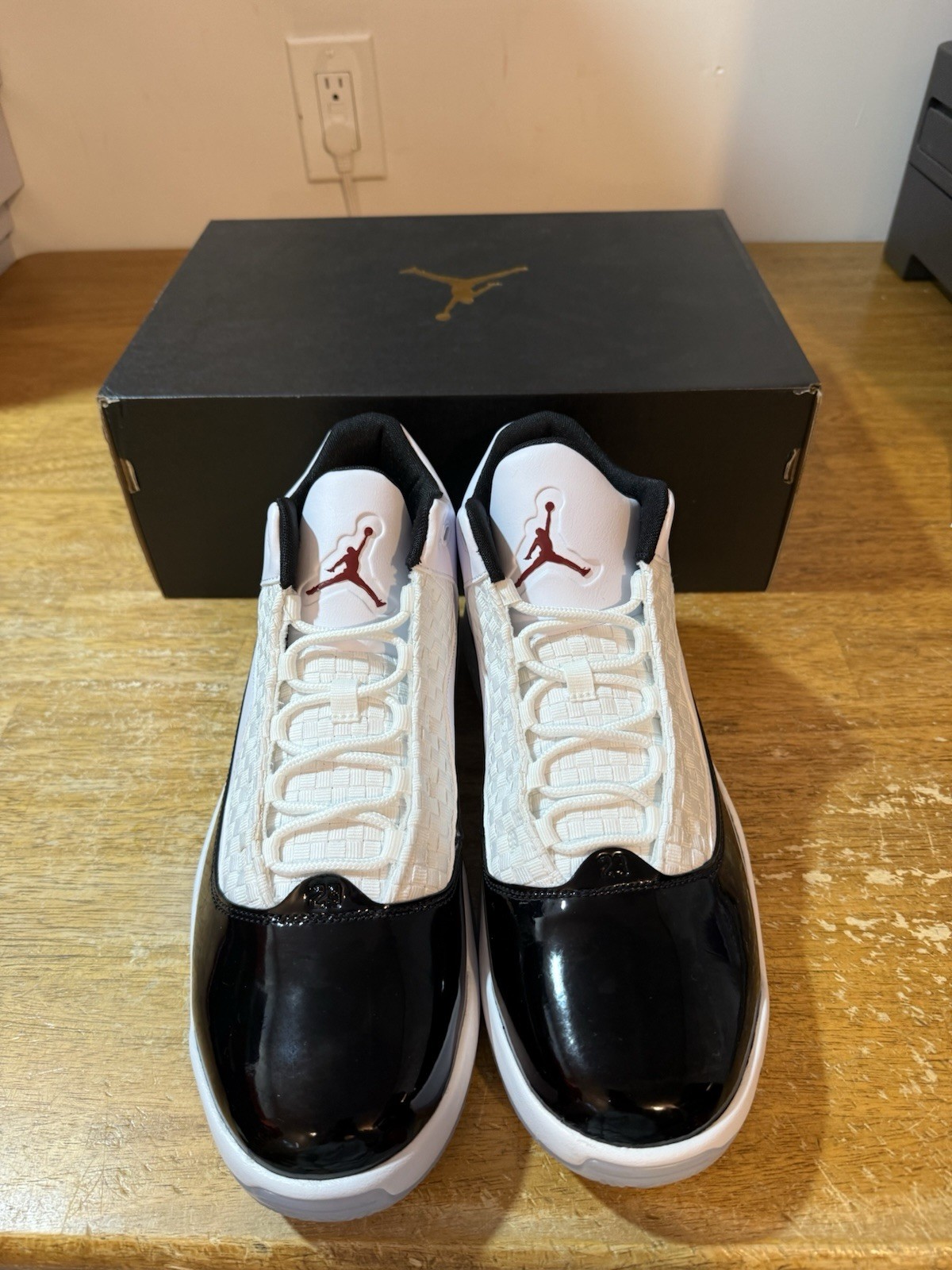 Men Size 11-13 Nike Air Jordan Max Aura 2 Basketball White Black CK6636-102