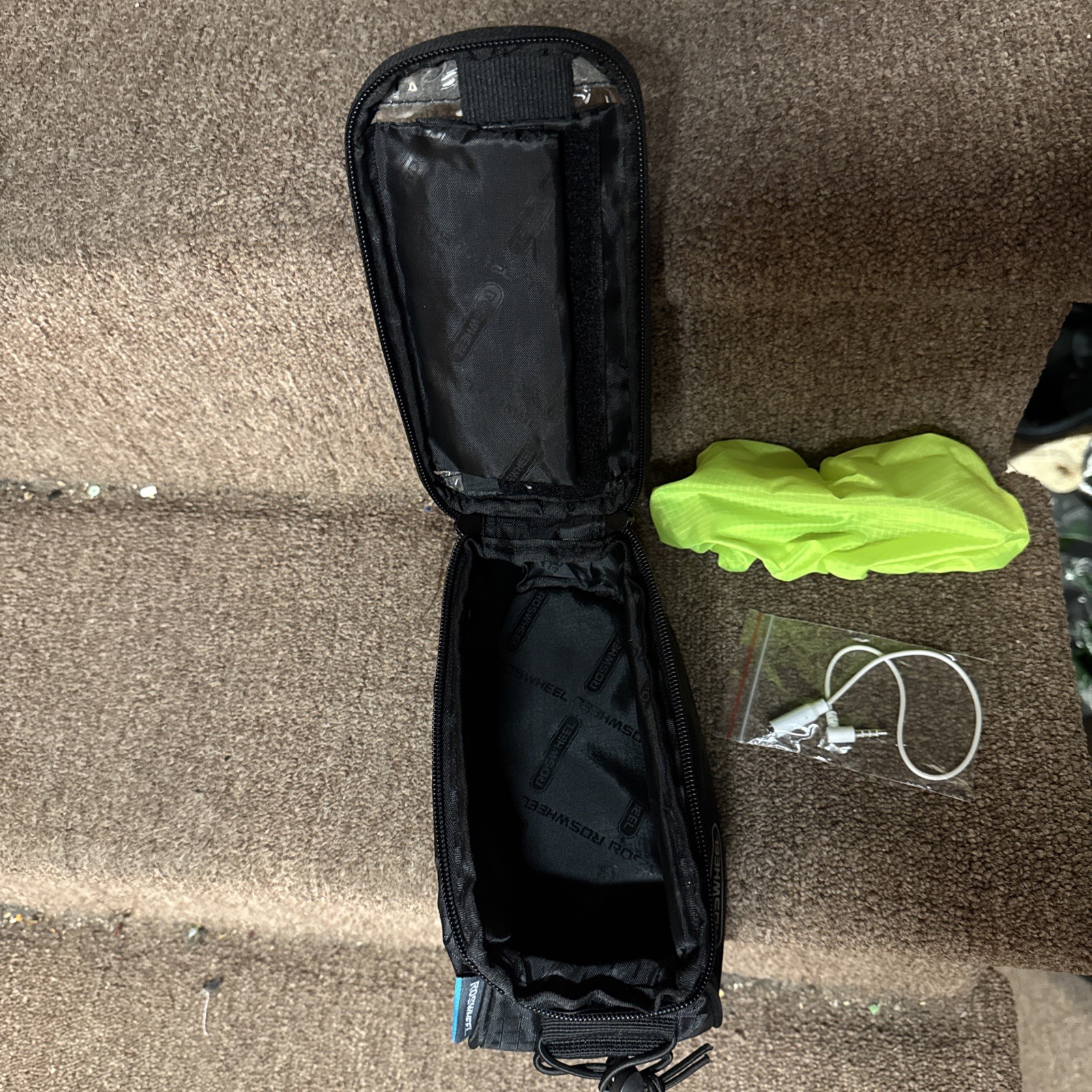 Roswheel Bicycle Smart Phone Bag w/ Touch Screen Window Black Zip Pocket