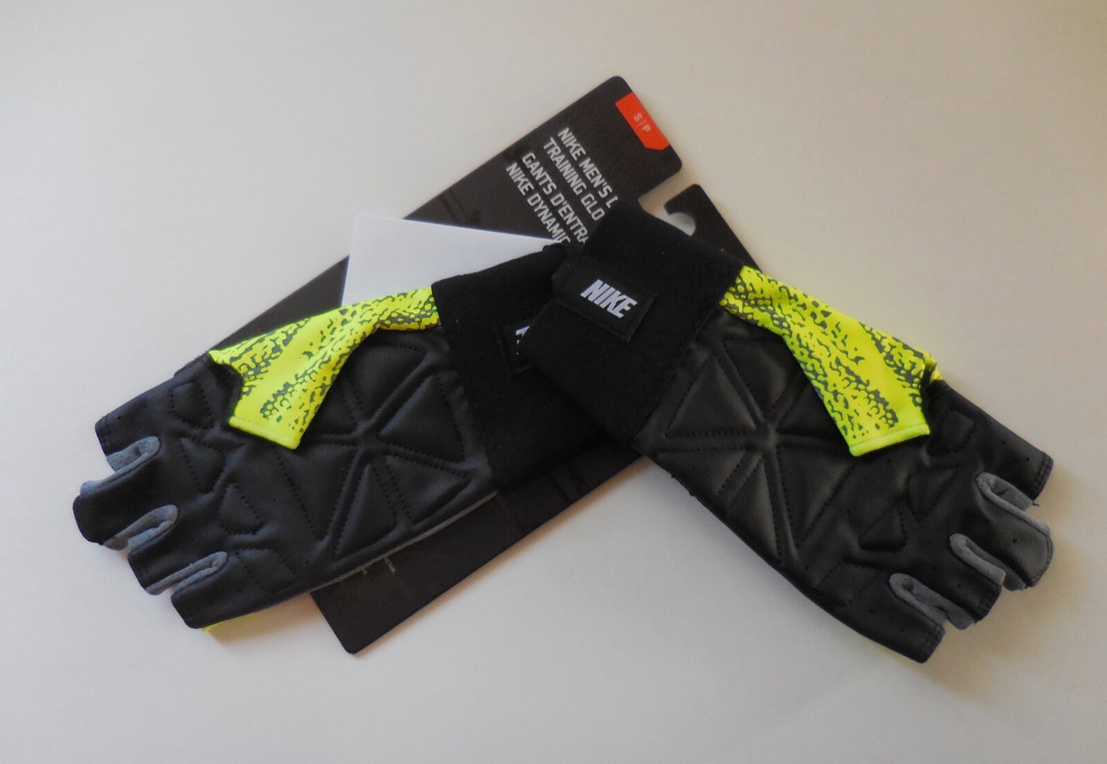 Nike Dynamic Training Gloves Men Cool Grey/Black/Volt/White S/P