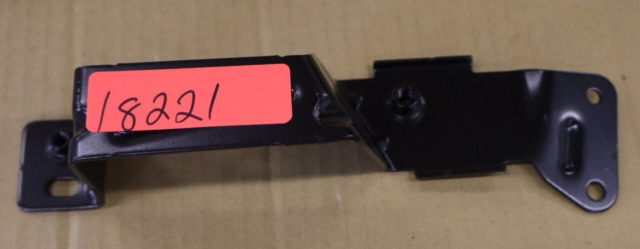 NEW OEM GENUINE 2017-2024 VOLVO XC60 RIGHT AUXILIARY BRACKET 31440685