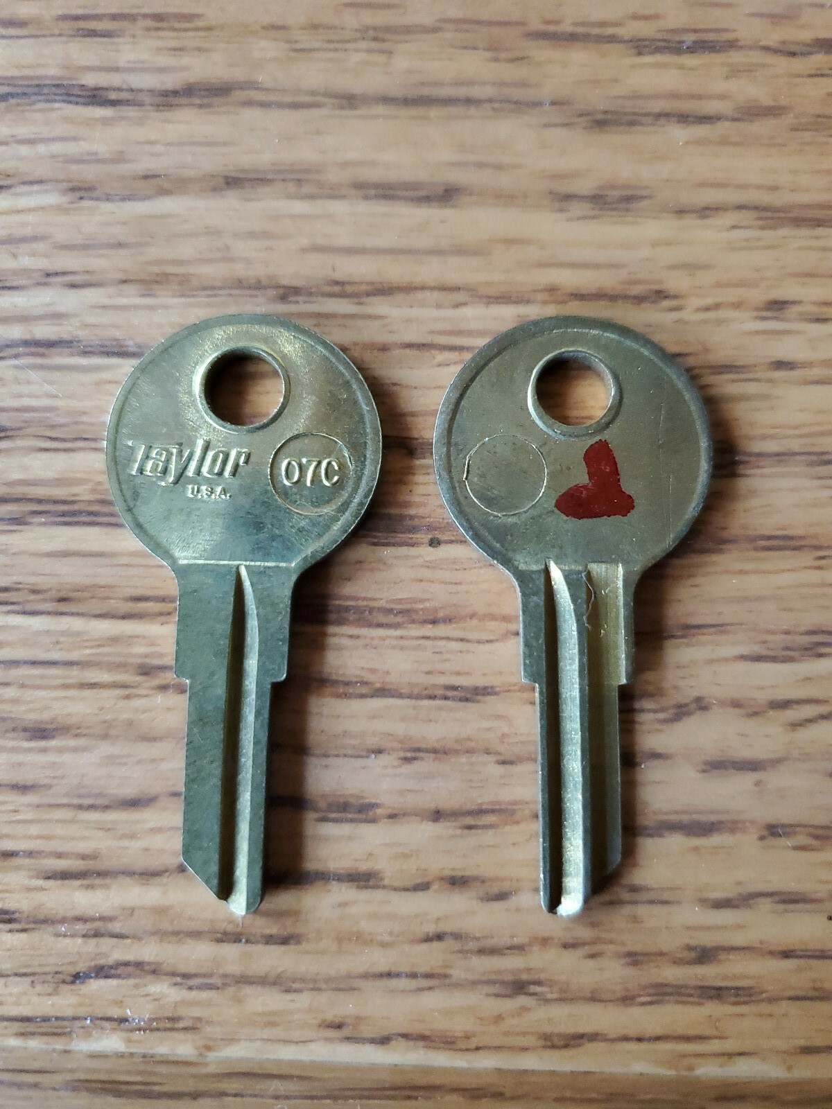 Lot of 2 key blank blade O1122C Y105, U122C, YA-56D YA68, O7C vintage K619