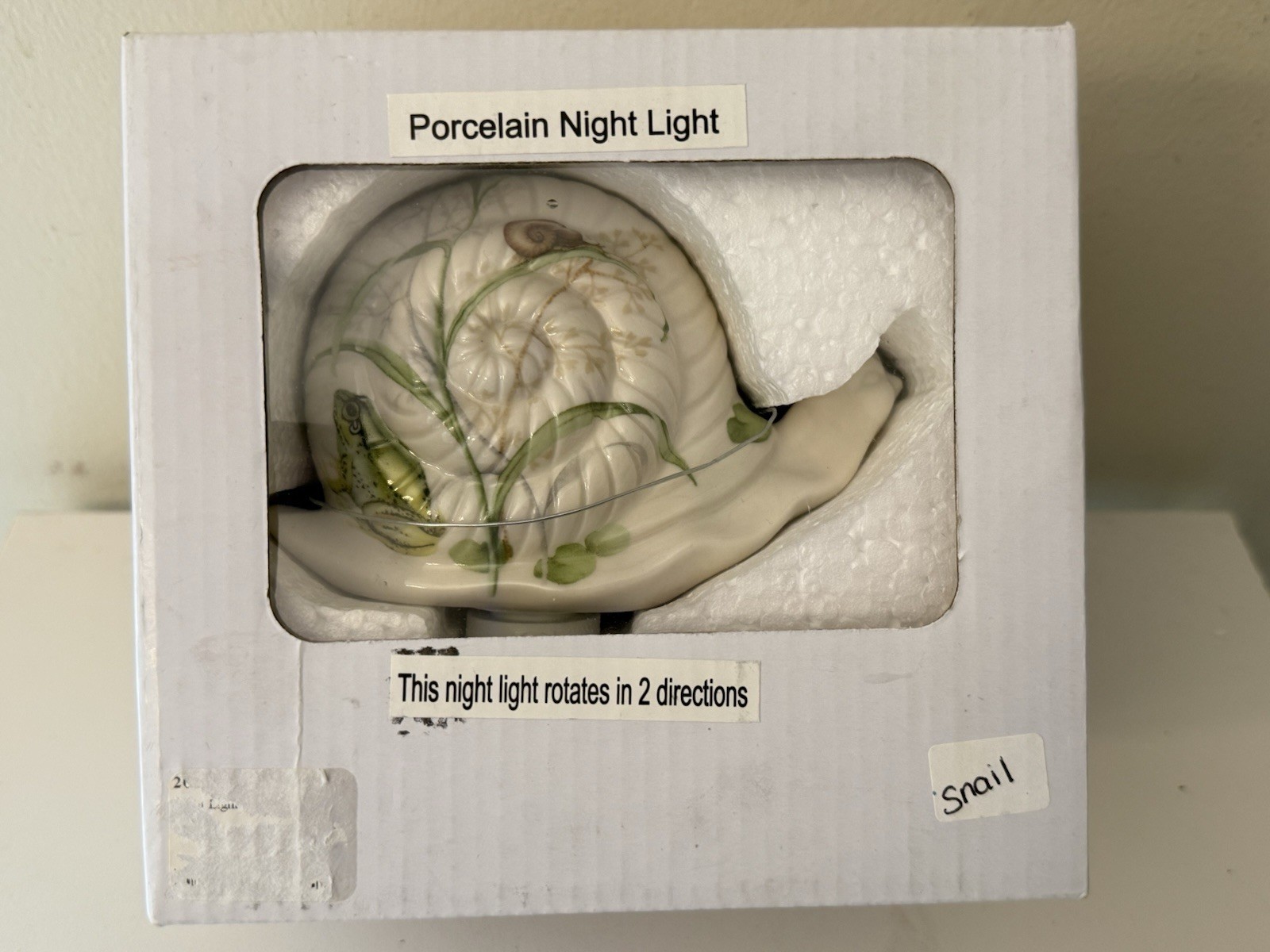 New Snail Night Light With Frog Lilly Pad Wall Plug In Porcelain On/Off Switch