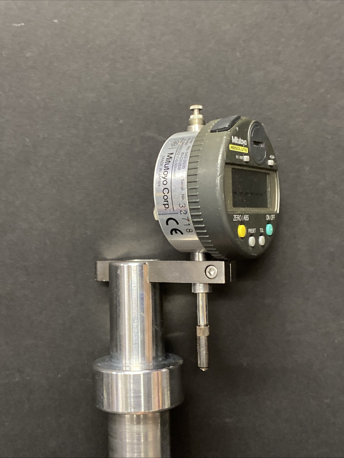 Mitutoyo Absolute 543-252B Digital Indicator .5-.00005” With Mount YH
