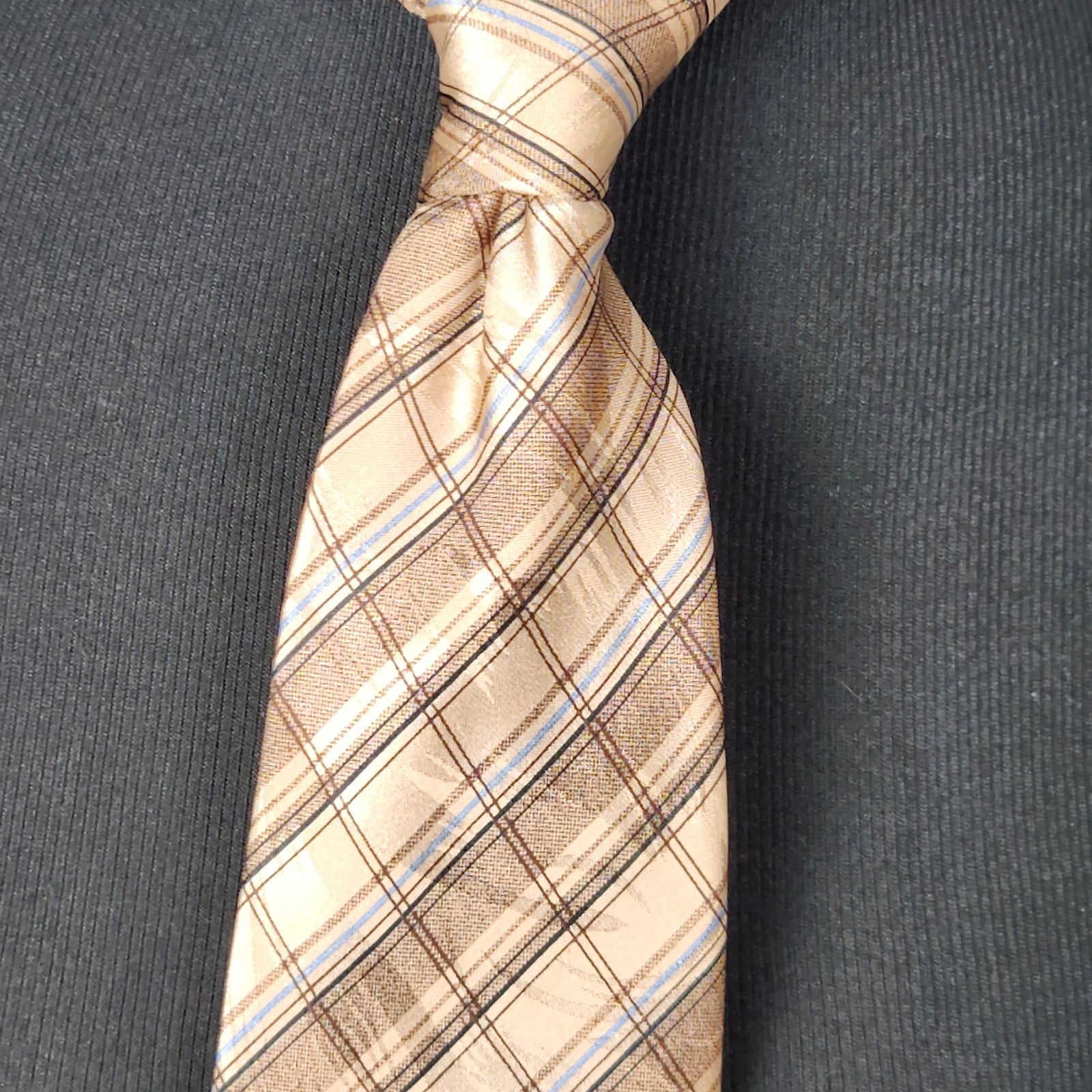 Shendeheng Shimmering Tan Striped Necktie 56x4 Handmade 100% Polyester EUC