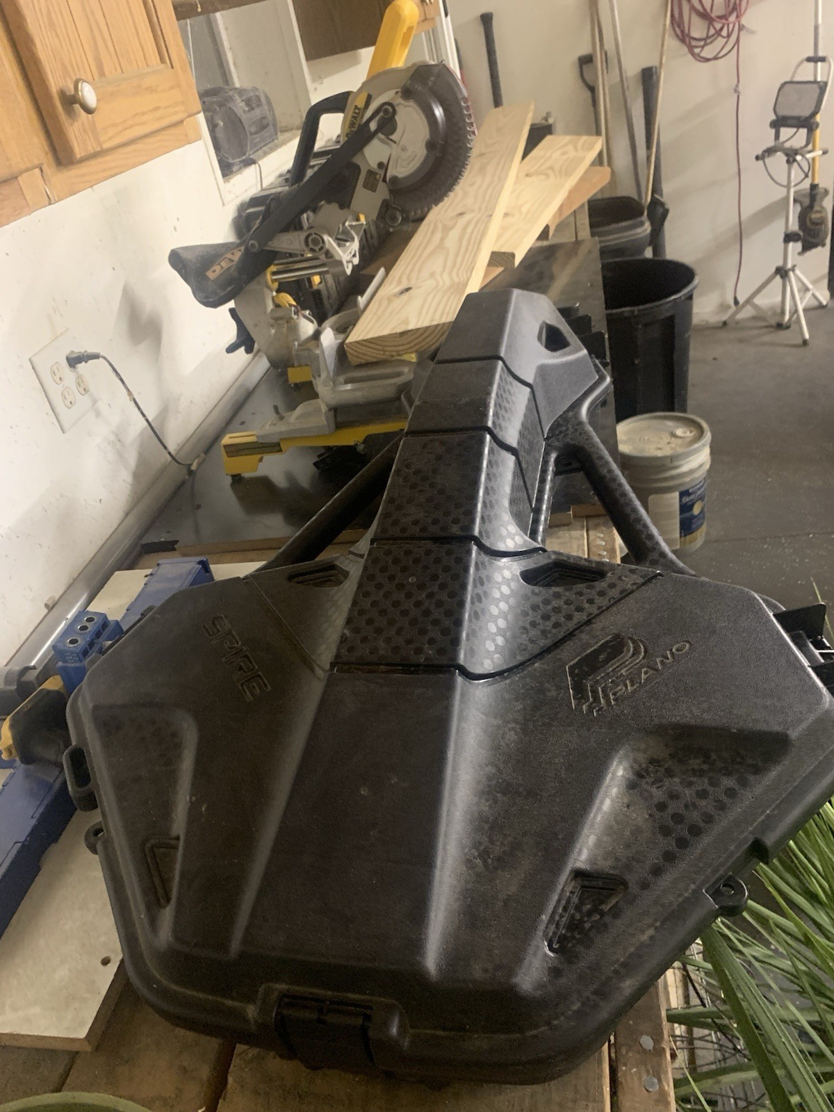 Killer Instinct Hero 380 w/ Scope, Bolts & Hard Case