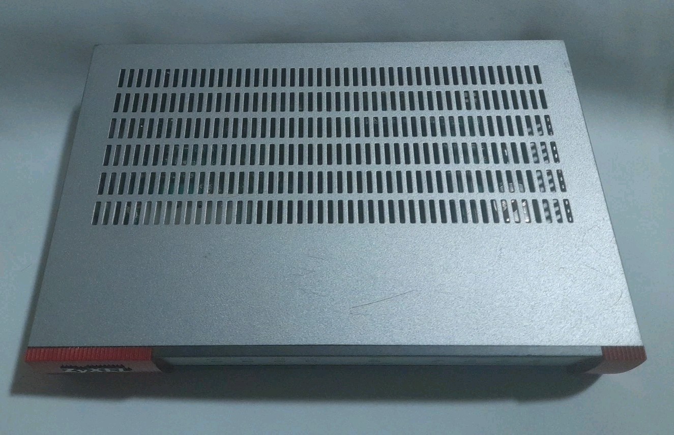 Zyxel USG40W Unified Security Gateway – UTM Firewall & WiFi Router