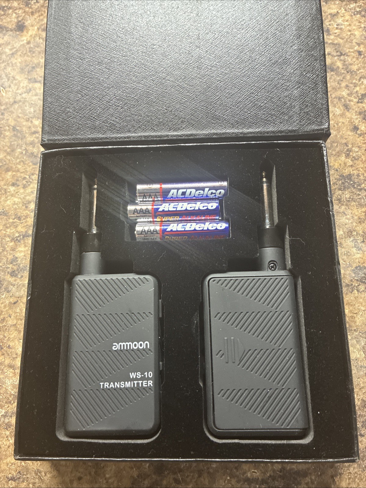 Ammoon WS-10 SKY PLUG WIRELESS GUITAR / BASS SYSTEM TRANSMITTER and RECEIVER