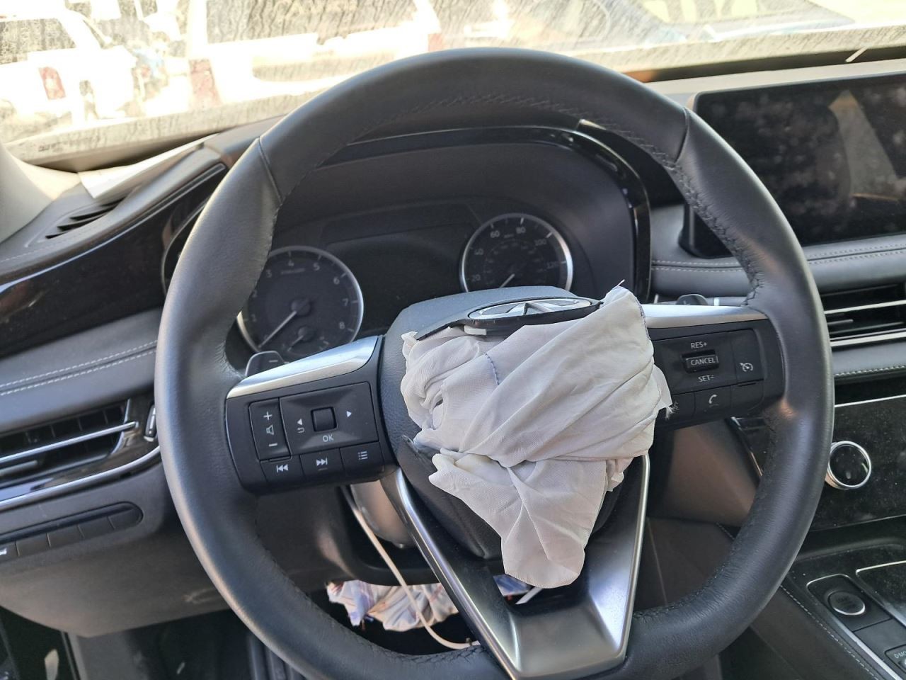 QX60 2023 Glove Box 4843420
