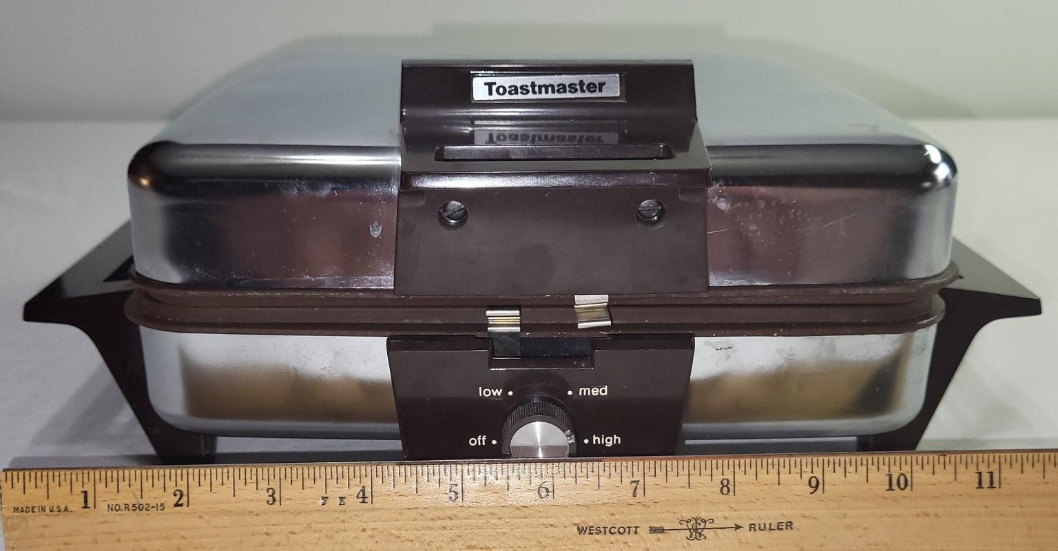 Toastmaster Model 269A Waffle Baker Stainless Steel Removable Reversible Plates