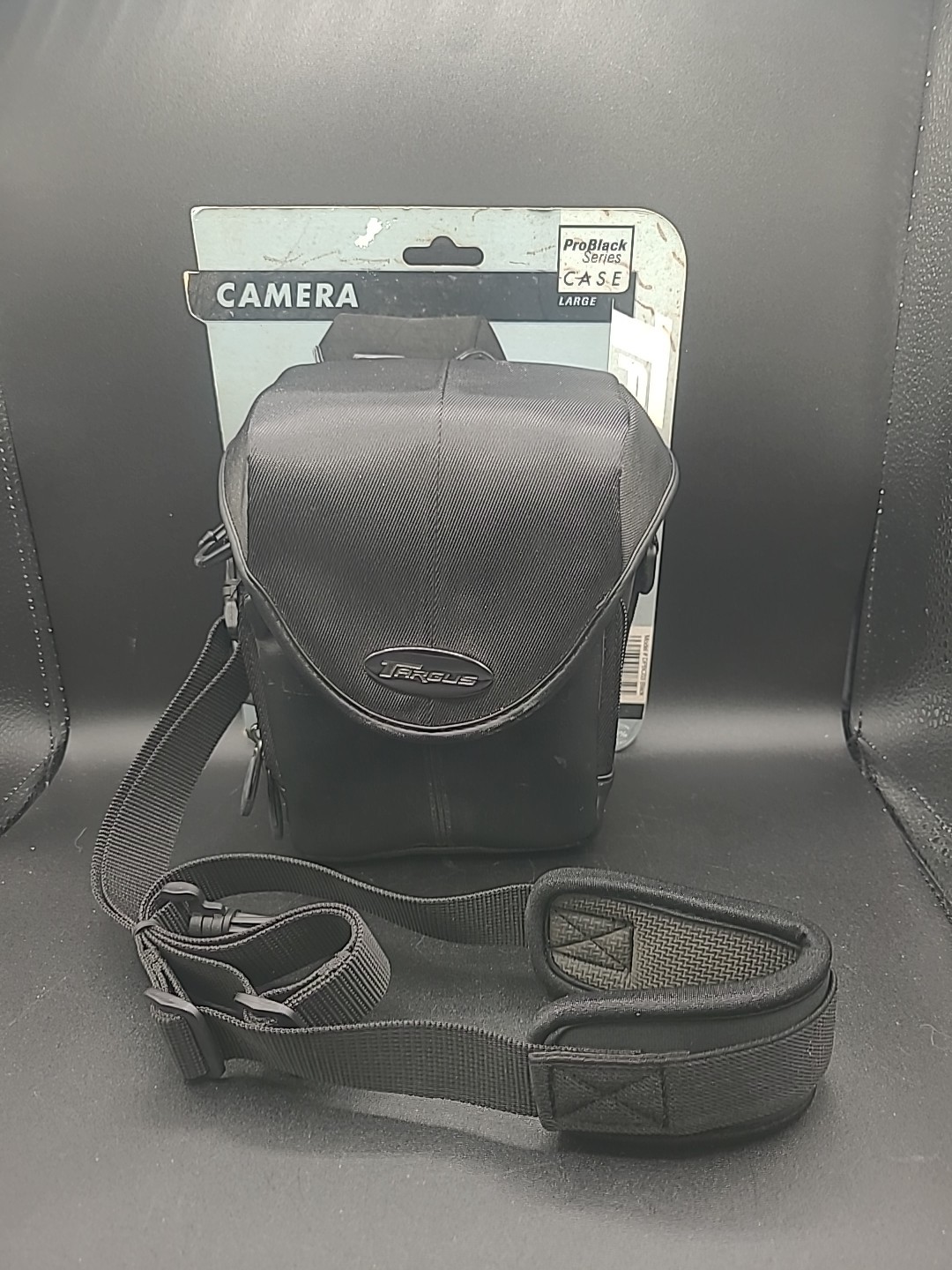 TARGUS DPBC03 UNIVERSAL CAMERA BAG Black faux leather shoulder strap 8"