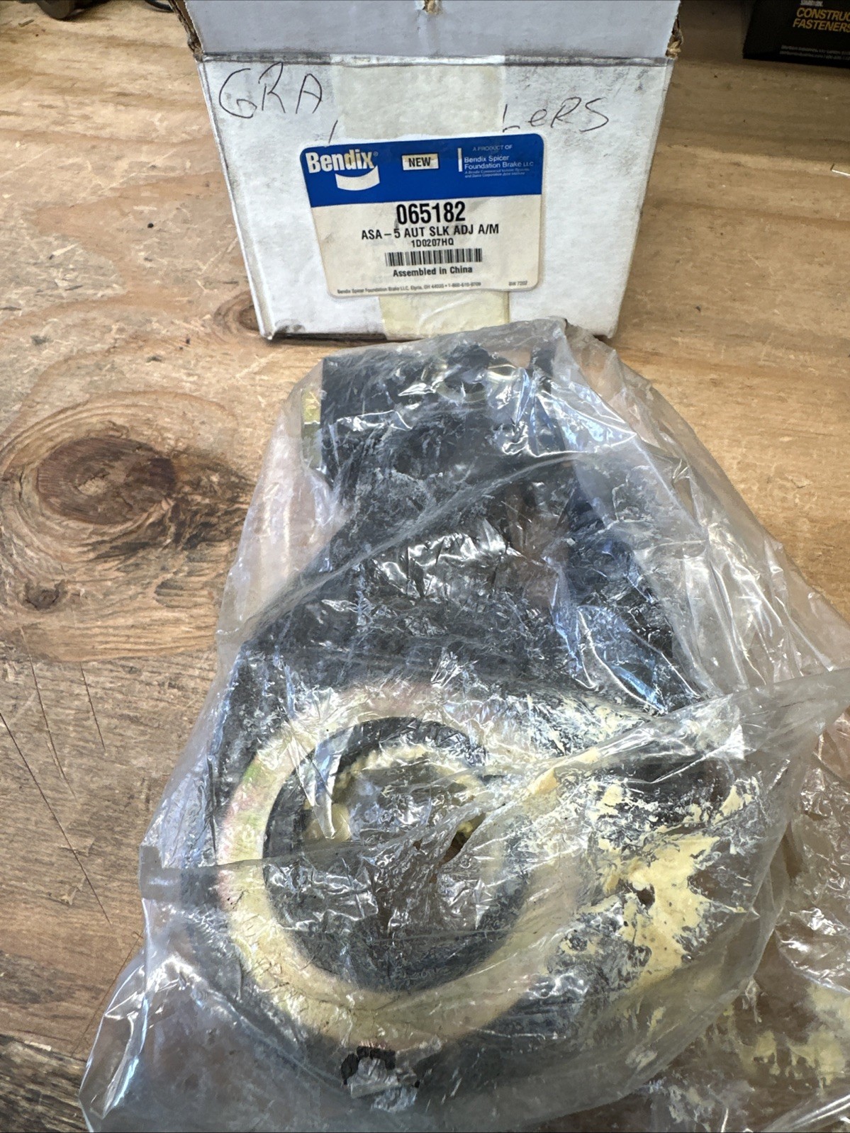 BENDIX TYPE SLACK ADJUSTER 6.0IN    137.3741   065177  065179  065182