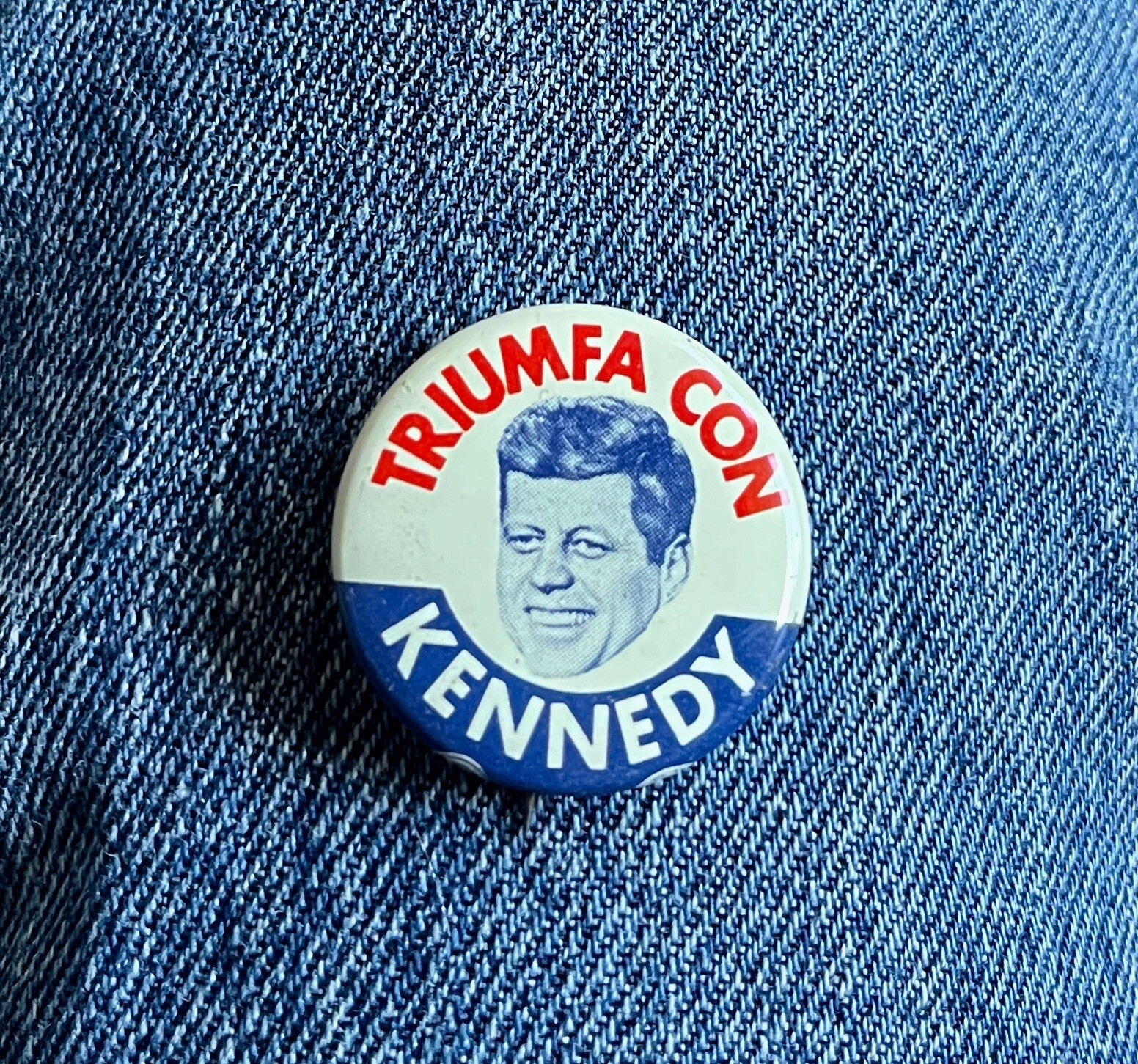 1960 Triumph Con Kennedy JFK For President Picture 1 1 /4" Litho Political