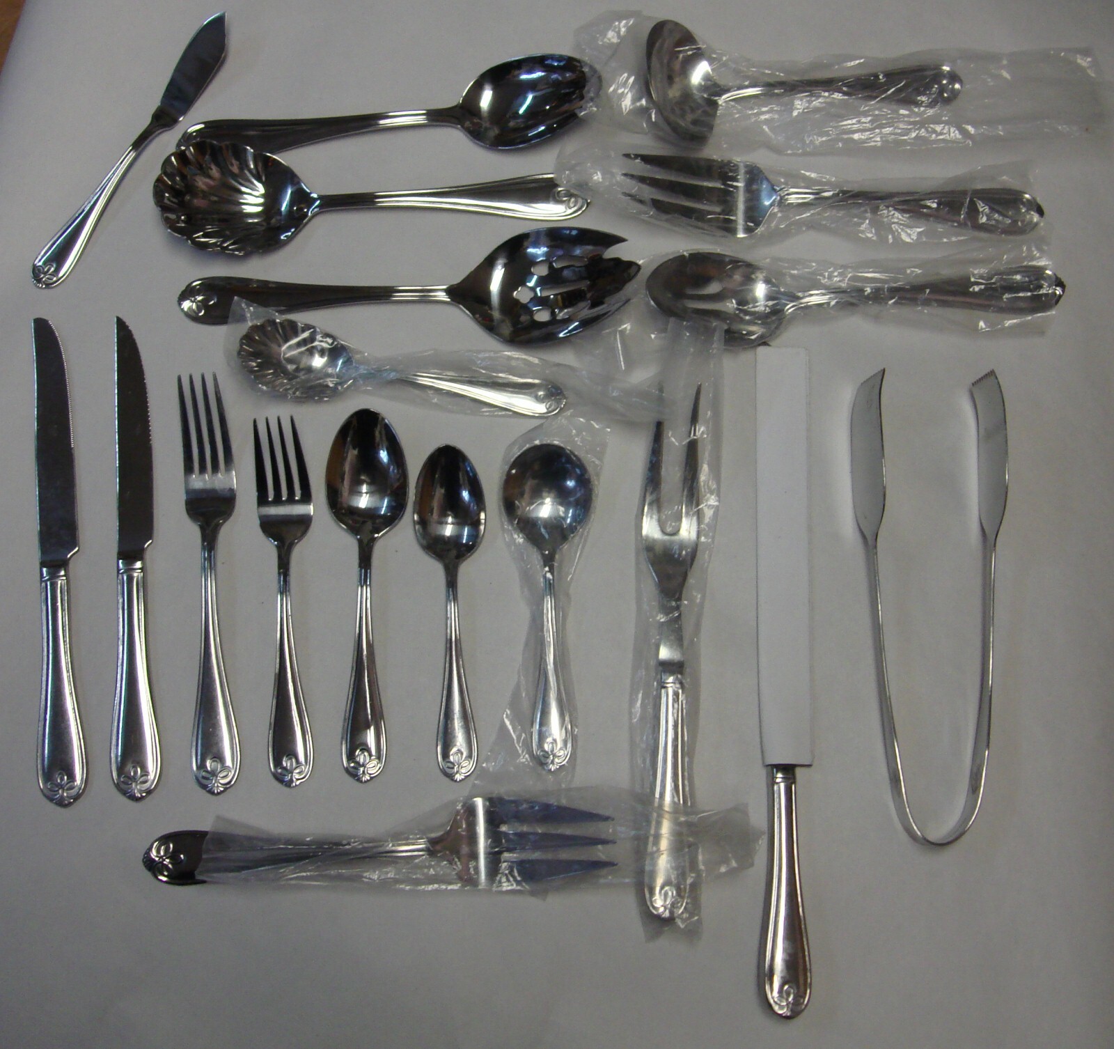 Reed & Barton RIBBON CREST Stainless Flatware~~Choice Piece~