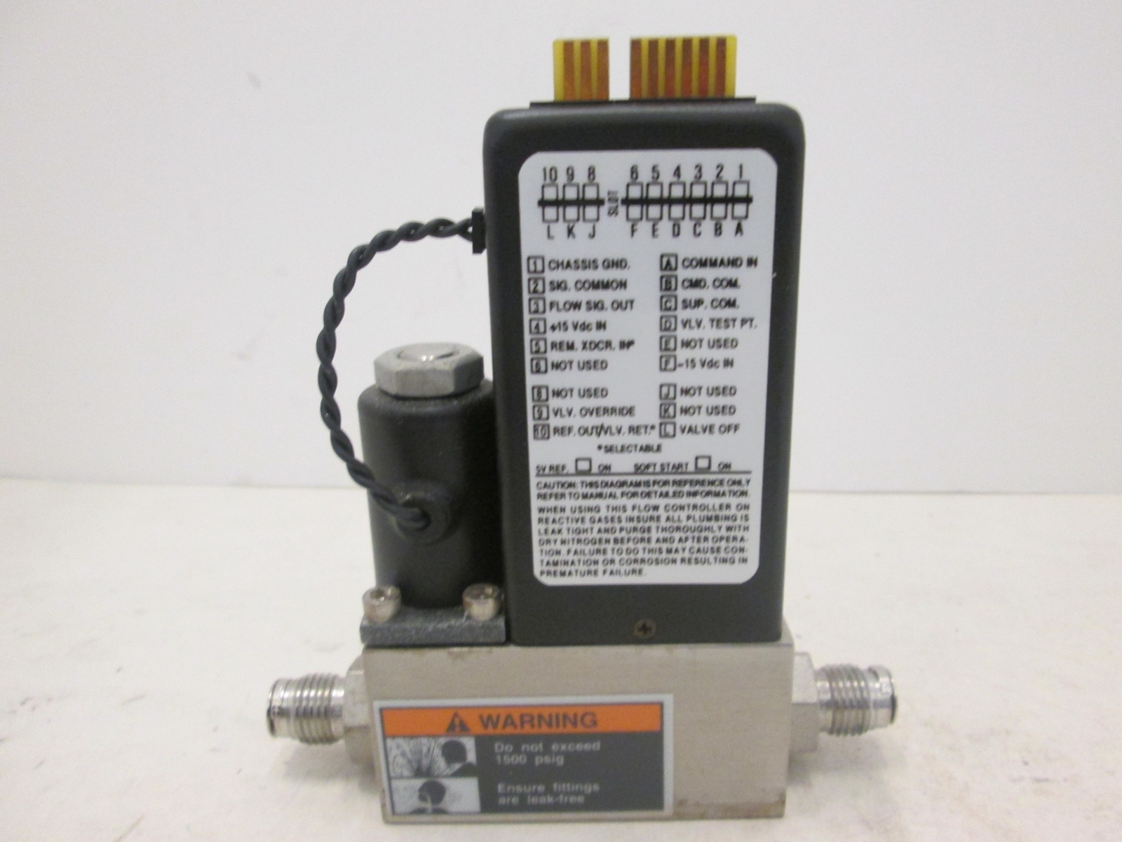 Brooks 5850E, Mass Flow Controller MFC, O2, 0-5 SLPM, 1/4" MVCR, Used