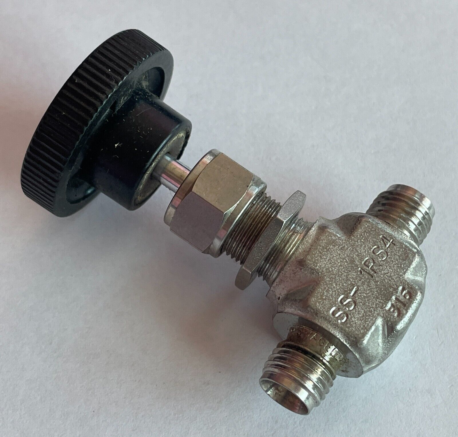 WHITEY SS-1RS4 STAINLESS STEEL BONNET ANGLE PATTERN NEEDLE VALVE