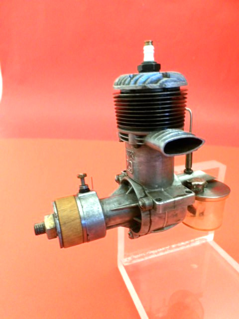VINTAGE ORIGINAL FORSTER 29 1941 IGNITION AERO ENGINE  COMPLETE  W/TANK NICE
