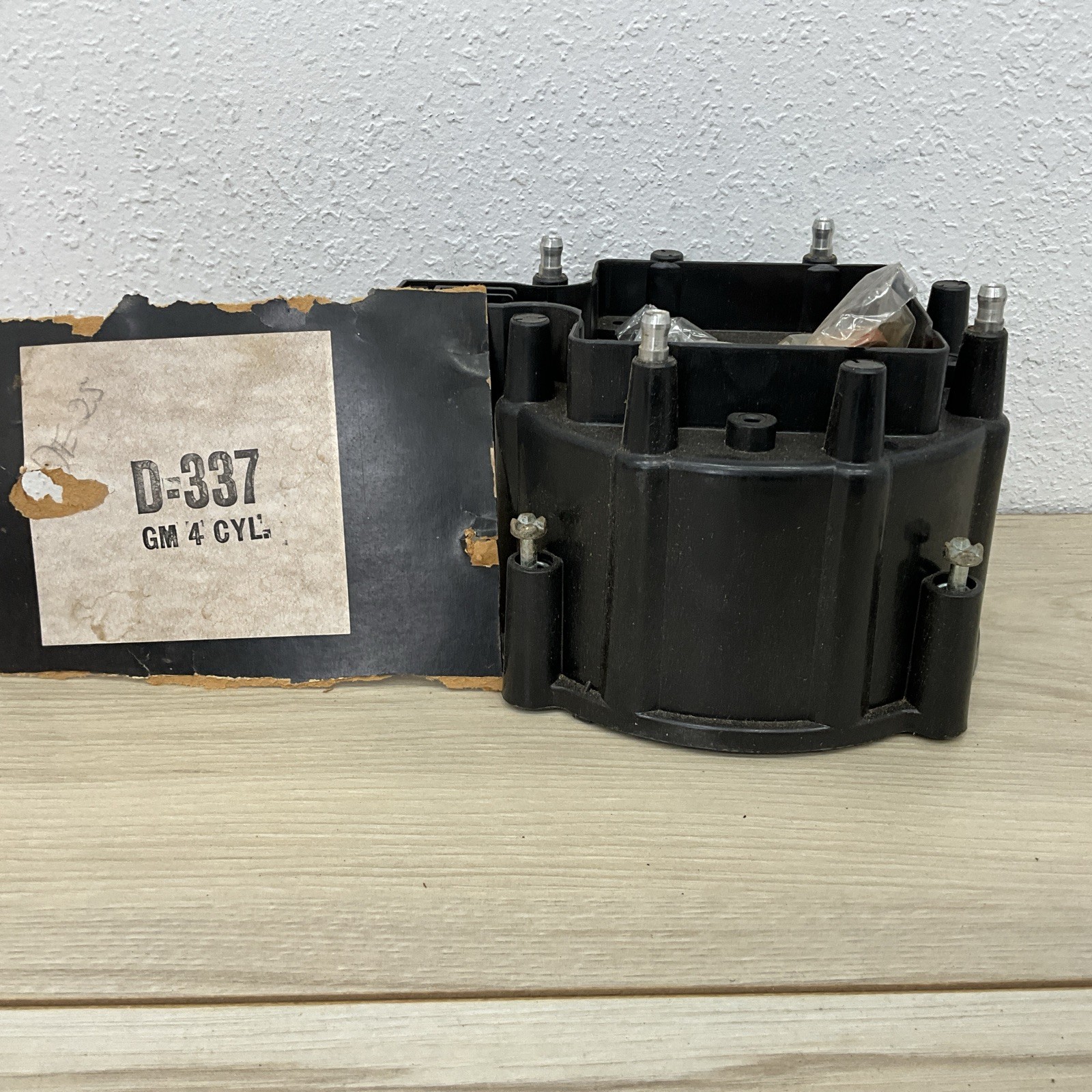 NOS E-tron Distributor Cap D-337 DR451 - C94