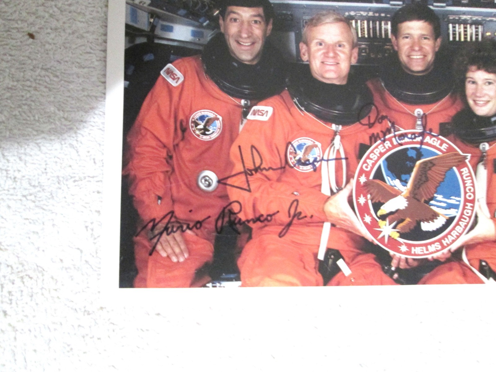 NASA SPACE SHUTTLE MISSION STS-54 CREW ASTRONAUTS PHOTO SIGNED AUTOPEN