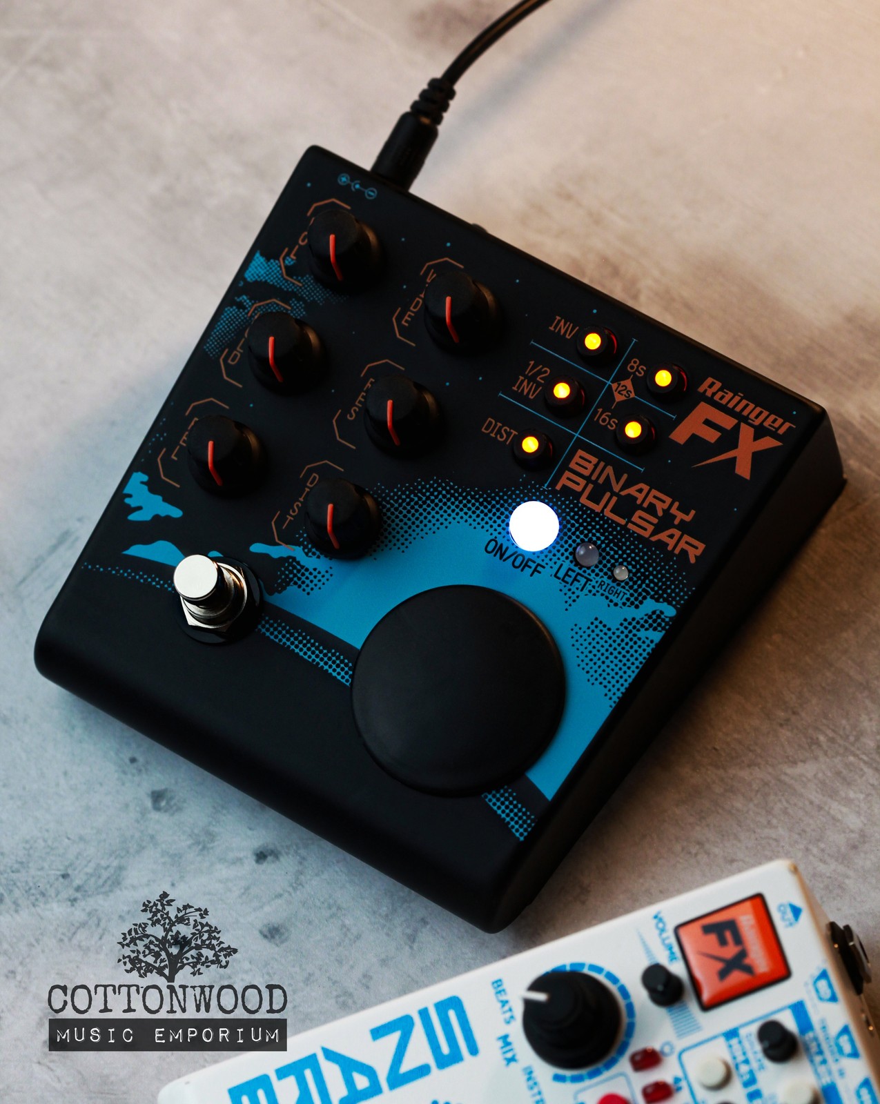 Rainger FX Binary Pulsar Stereo Sidechain, Panner & Tremolo Pedal