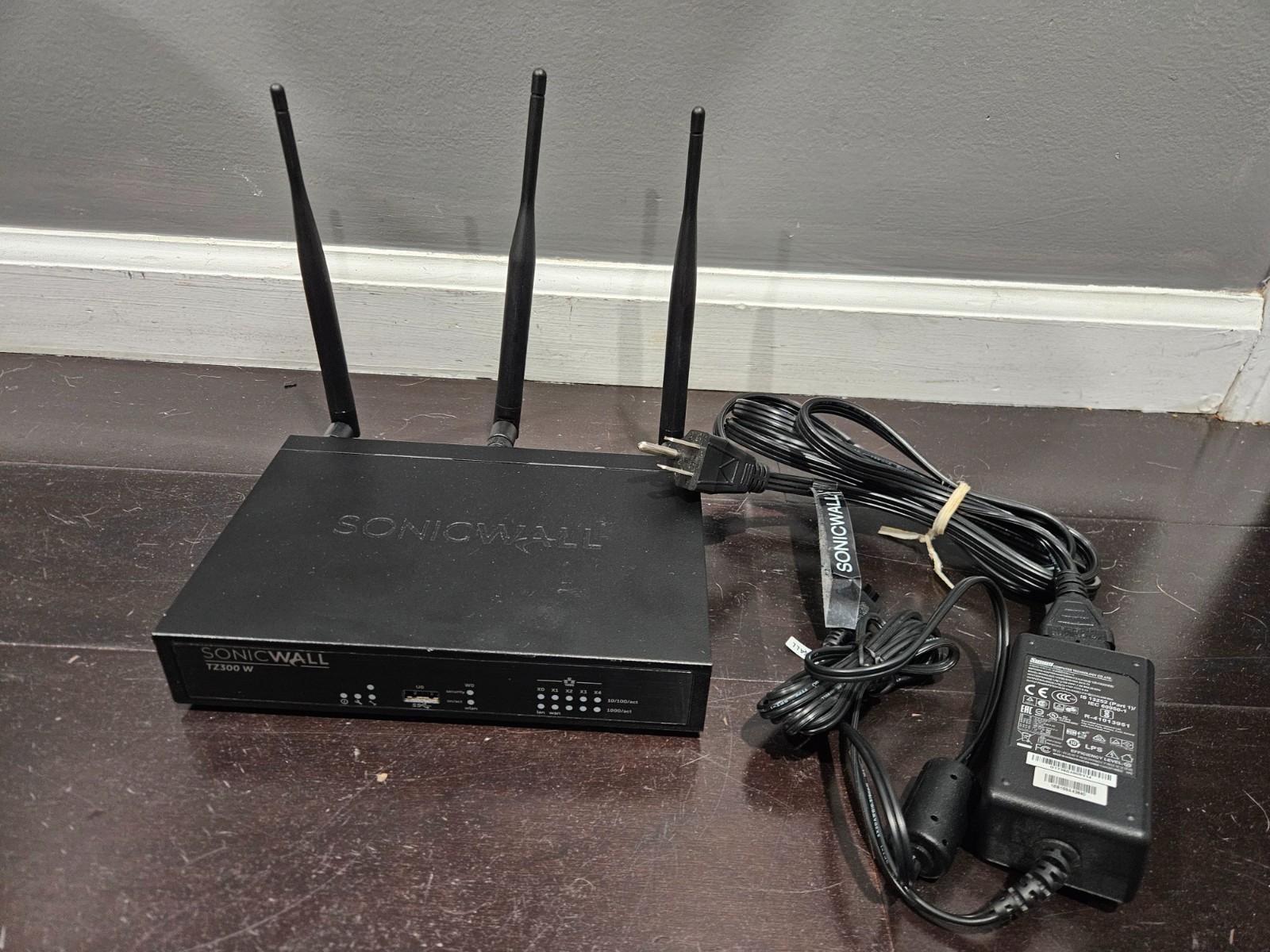 SonicWall TZ300 W APL28-0B5 Compact Wireless Firewall Appliance w/ Power Adapter