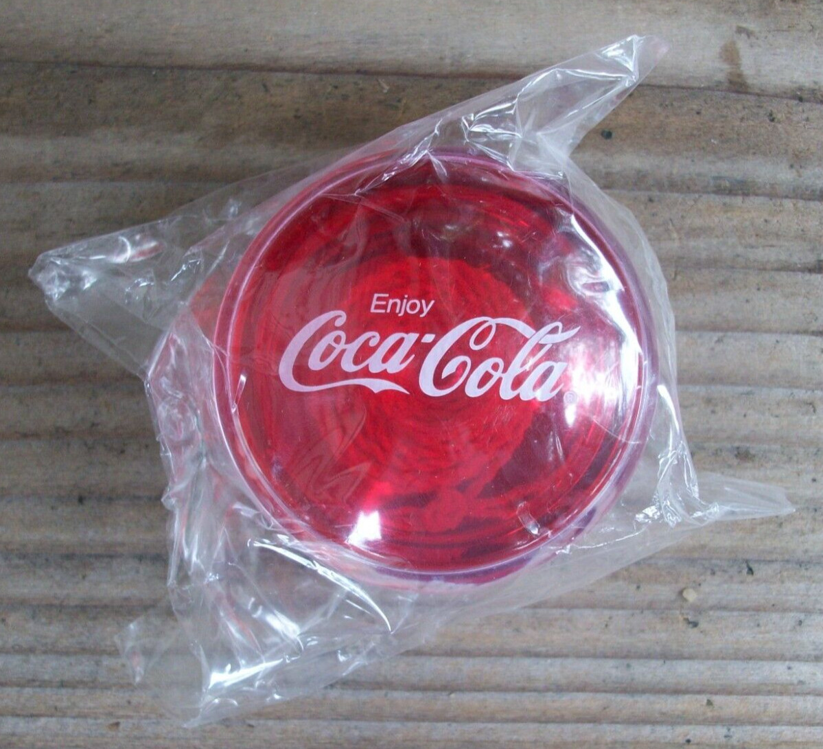 VINTAGE ENJOY COCA COLA Translucent Red /Clear Plastic Toy Yo Yo Coke NOS 2001