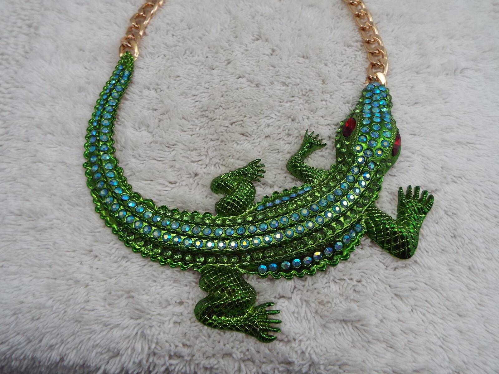 Goldtone Green Rhinestone Alligator Scoop Necklace (D68)