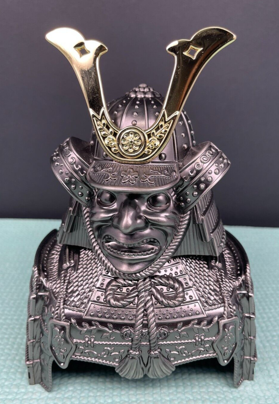 Nikka Whisky Japanese Samurai Helmet Murasame Kabuto Metal Topper Cover