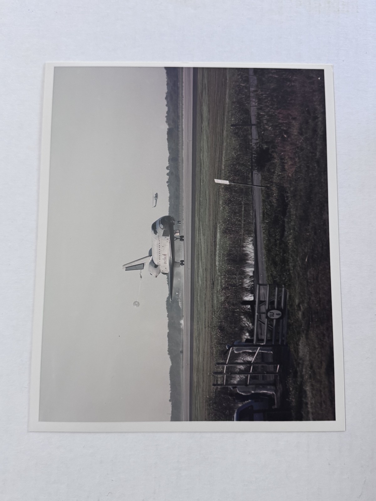 NASA STS-54 Endeavour Drag Chute Deployment After Landing Press Photo B