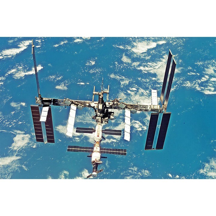 Dragon #11024  1/400 International Space Station - Phase 2007