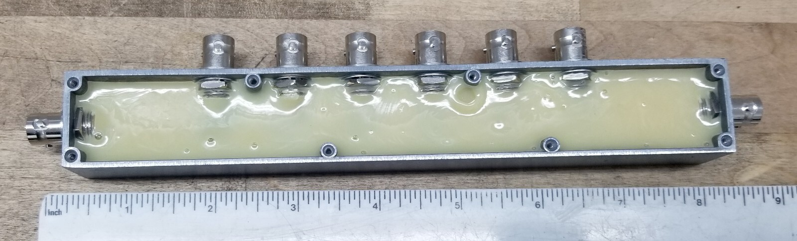 MilesTek 6-Stub Bus Coupler 90-50206 (READ)