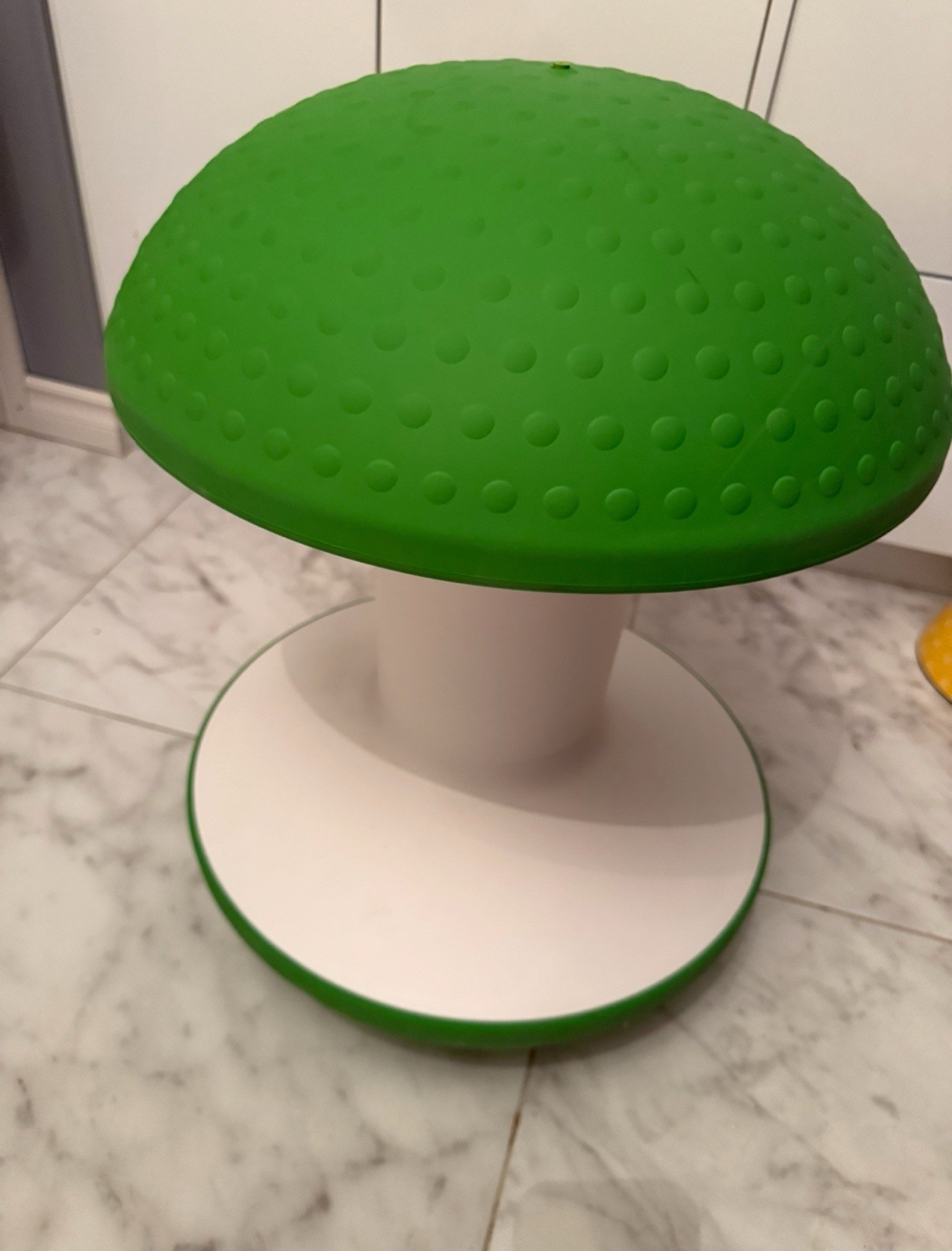Humanscale Ballo Stool – Ergonomic Active Sitting Seat – Green & White