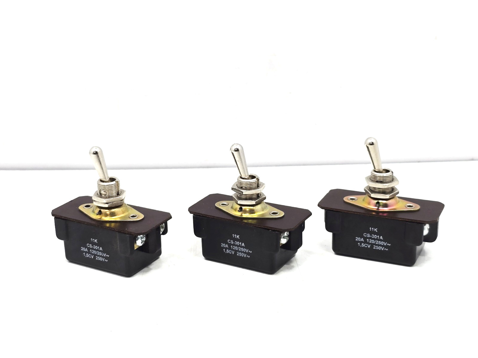 CS-301A MAR-GIRIUS ON/OFF SWITCH LOT OF 3