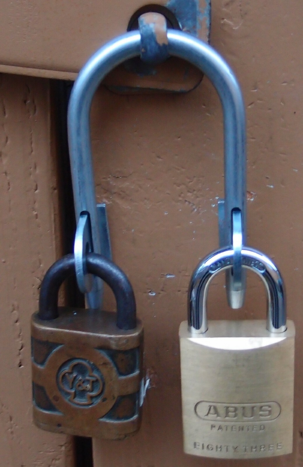GM P2002, Multiple Padlock Locking Device - Shared Access - Dual Hasp A1