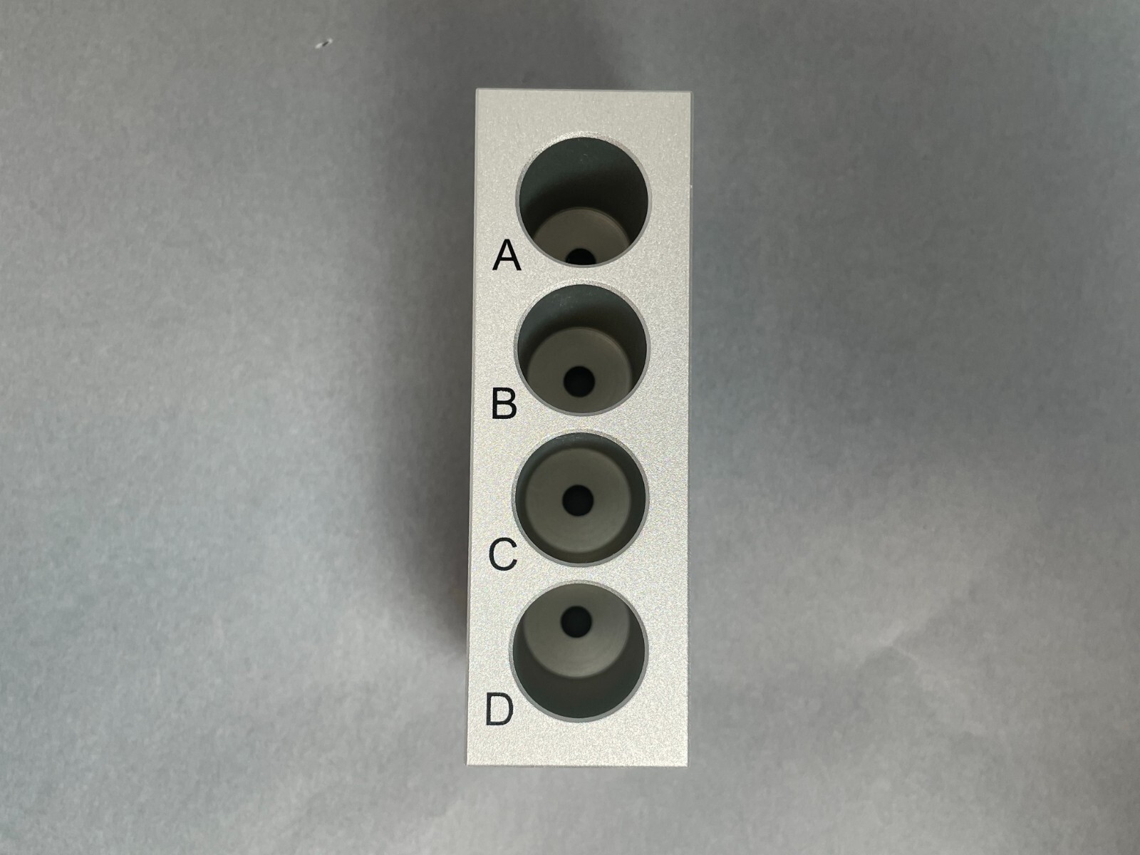 Qiagen Reagent Holder 4 Place 13 ml Tubes for Biorobot 8000