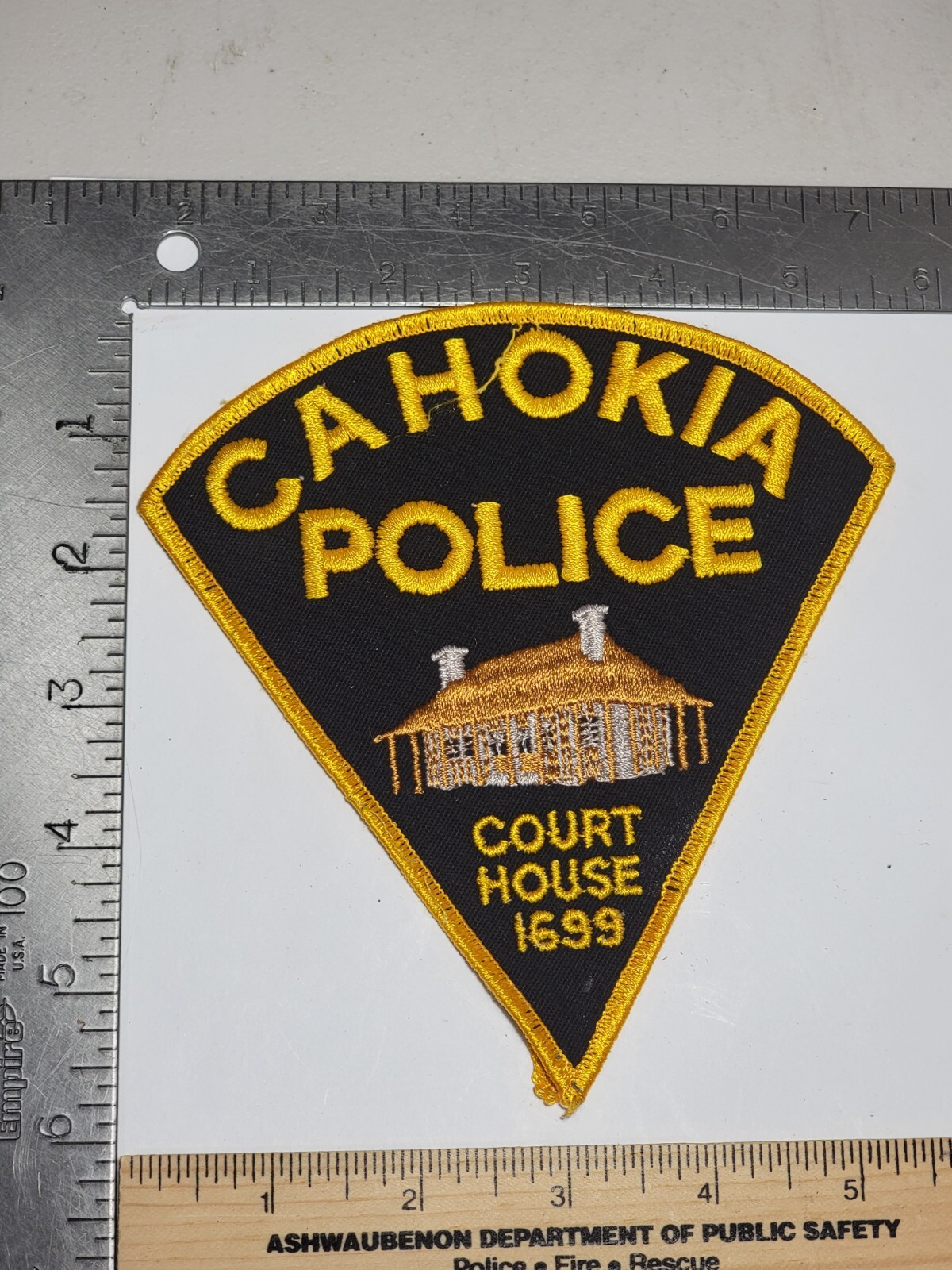 LE7 B5 Police Patch Illinois Cahokia Used