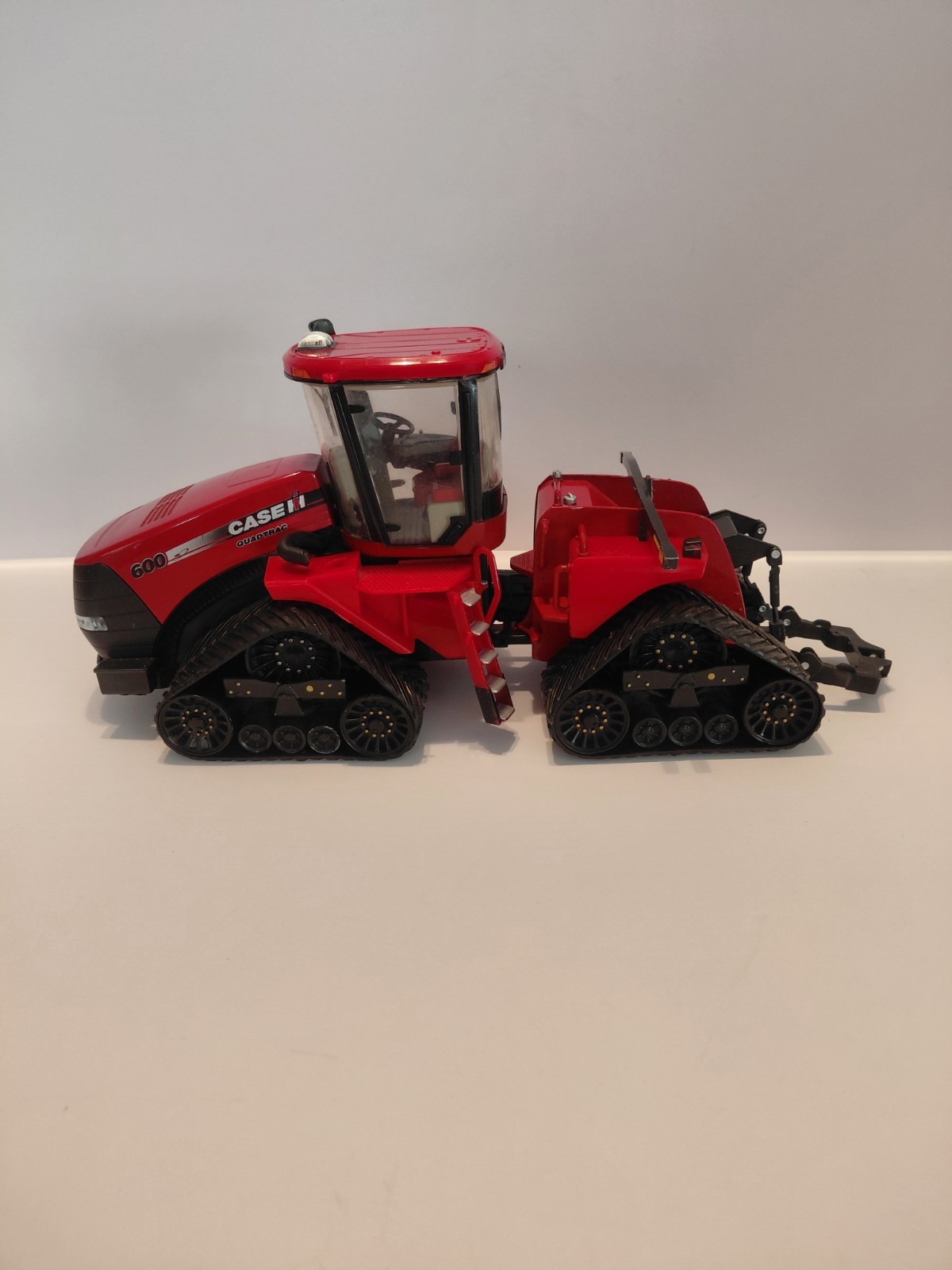 CASEIH QUADTRAC 600 9" LONG Broken PIECES