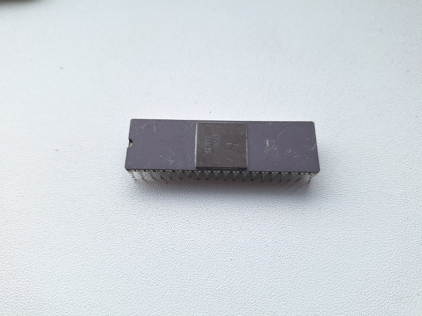 Signetics 2652I peripheral controller for 2650 vintage CPU GOLD