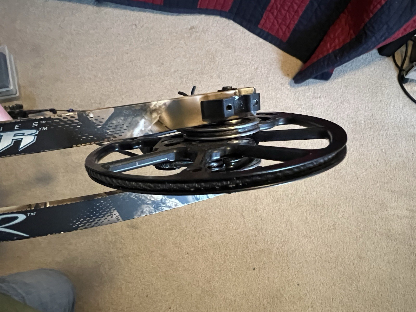 Mathews Monster Chill R Compound Bow 60 lb