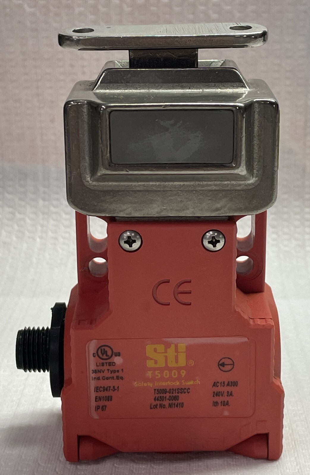 Omron STI Interlocking Safety Switch T5009