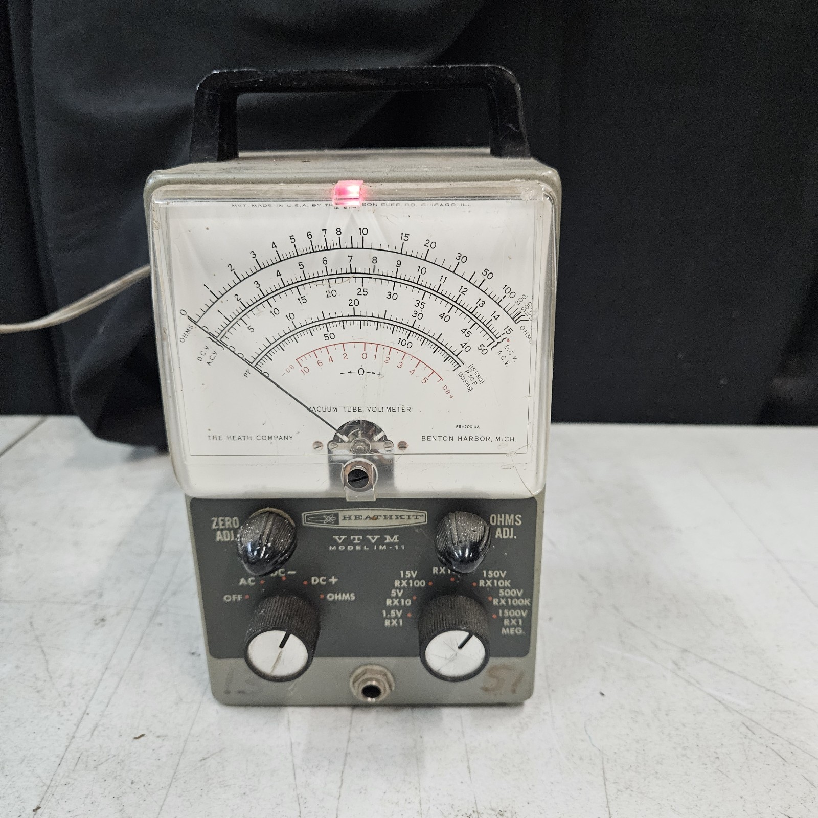 Vintage Heathkit IM-11 VTVM Vacuum Tube Voltmeter Powers On