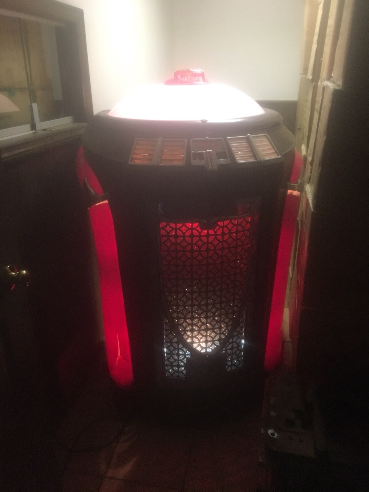 1947 Seeburg Jukebox. "Trashcan"