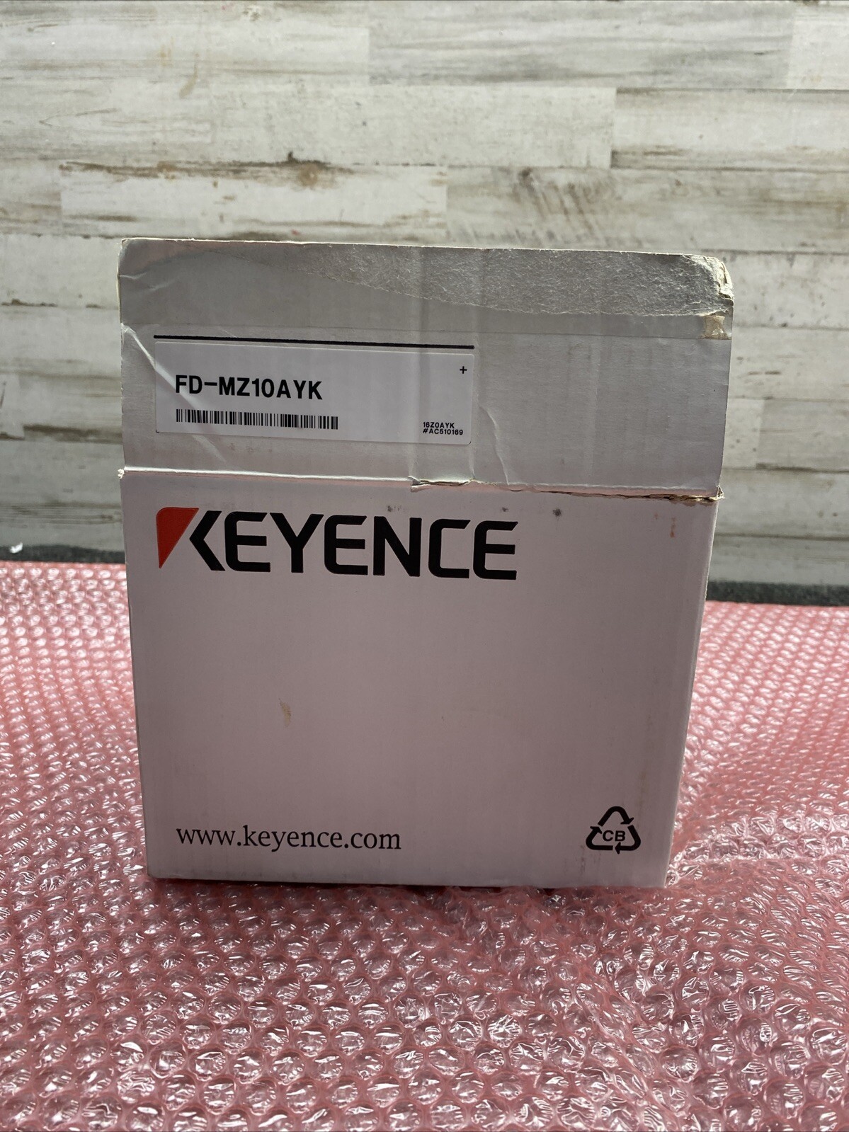 Keyence FD-MZ10AYK Capacitance Electromagnetic Flow Sensor 24VDC, 10 L/min, NPN
