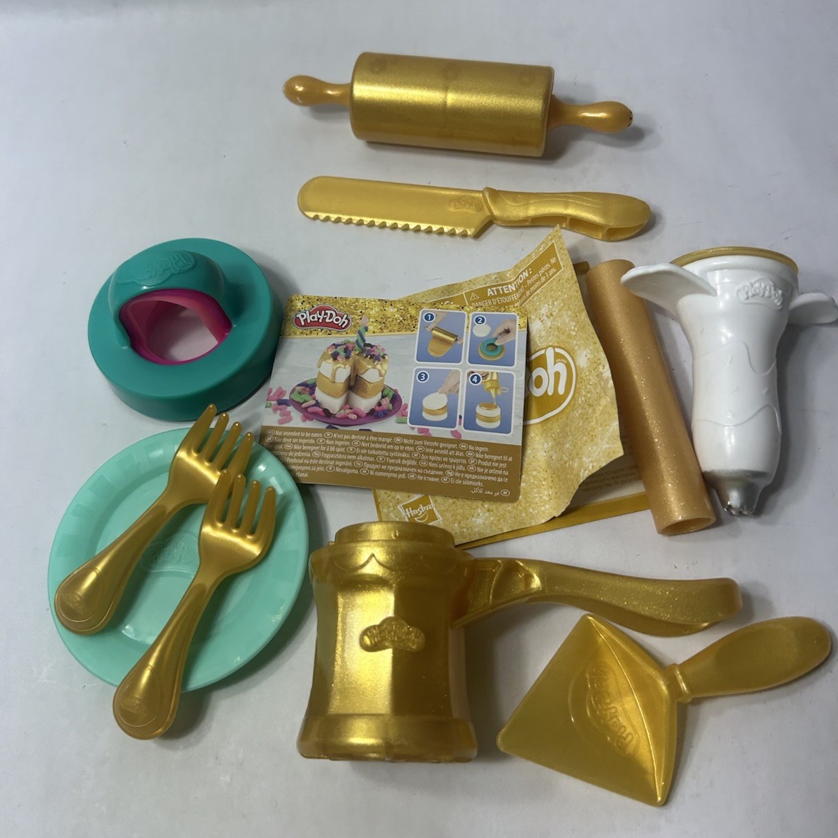 Play-Doh Gold Collection Gold Star Baker Playset Tools