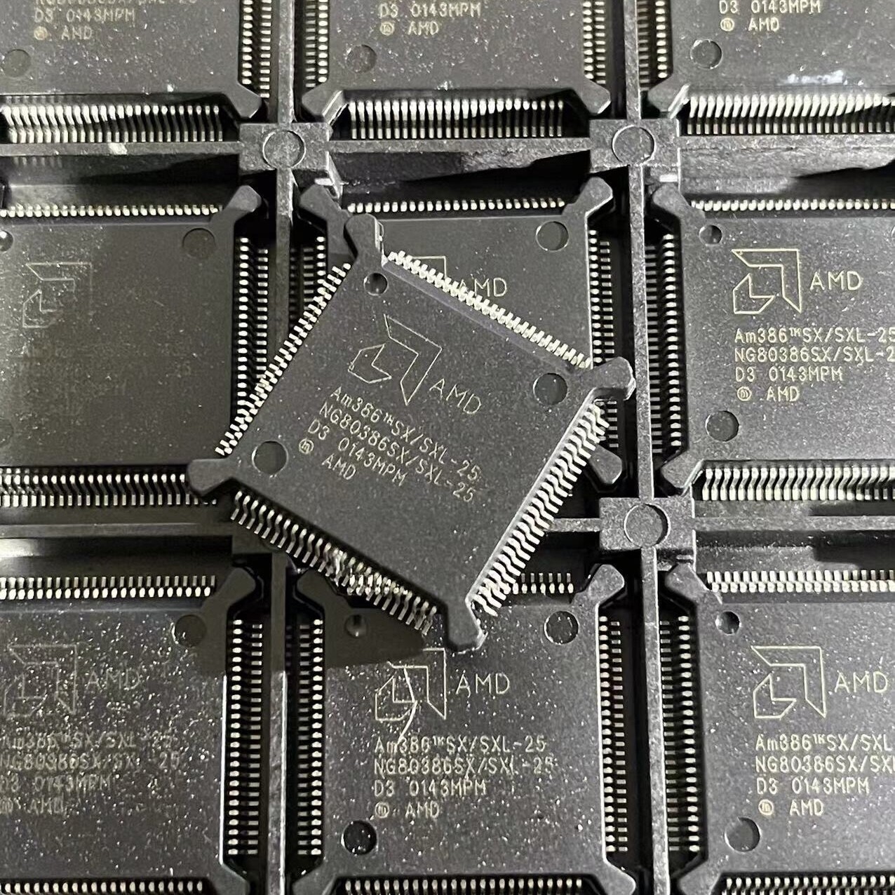 New NG80386SX-25 32-Bit 25MHZ Microprocessor PQFP100  x 1pc