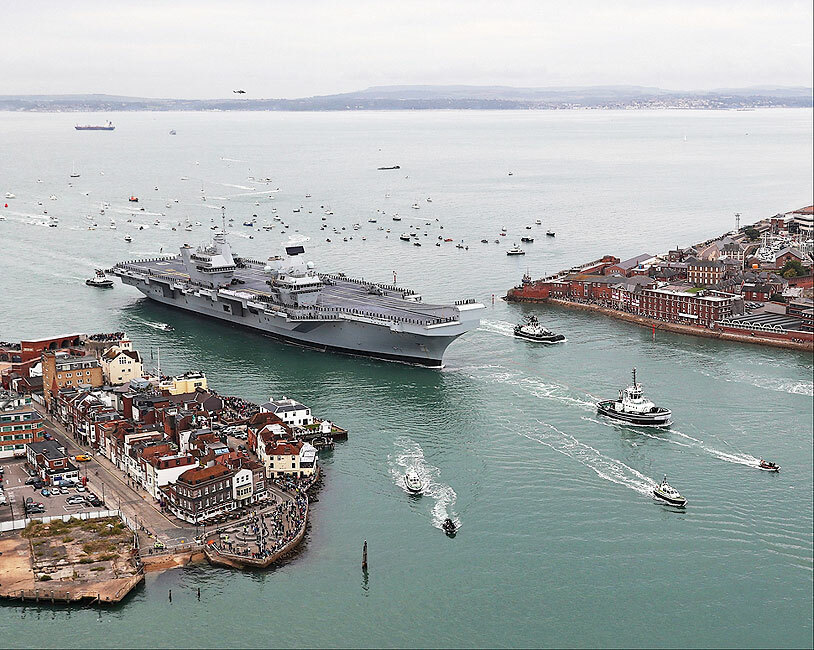 UK FLAGSHIP HMS QUEEN ELIZABETH IN PORTSMOUTH 11x14 GLOSSY PHOTO PRINT