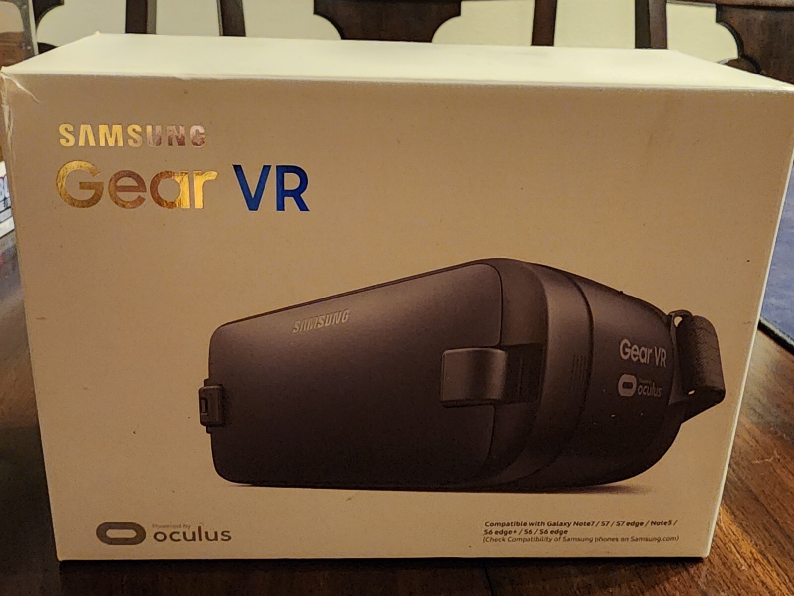 SAMSUNG Gear VR SM-R323 Oculus Headset W/Box & Accessories (NEVER USED)